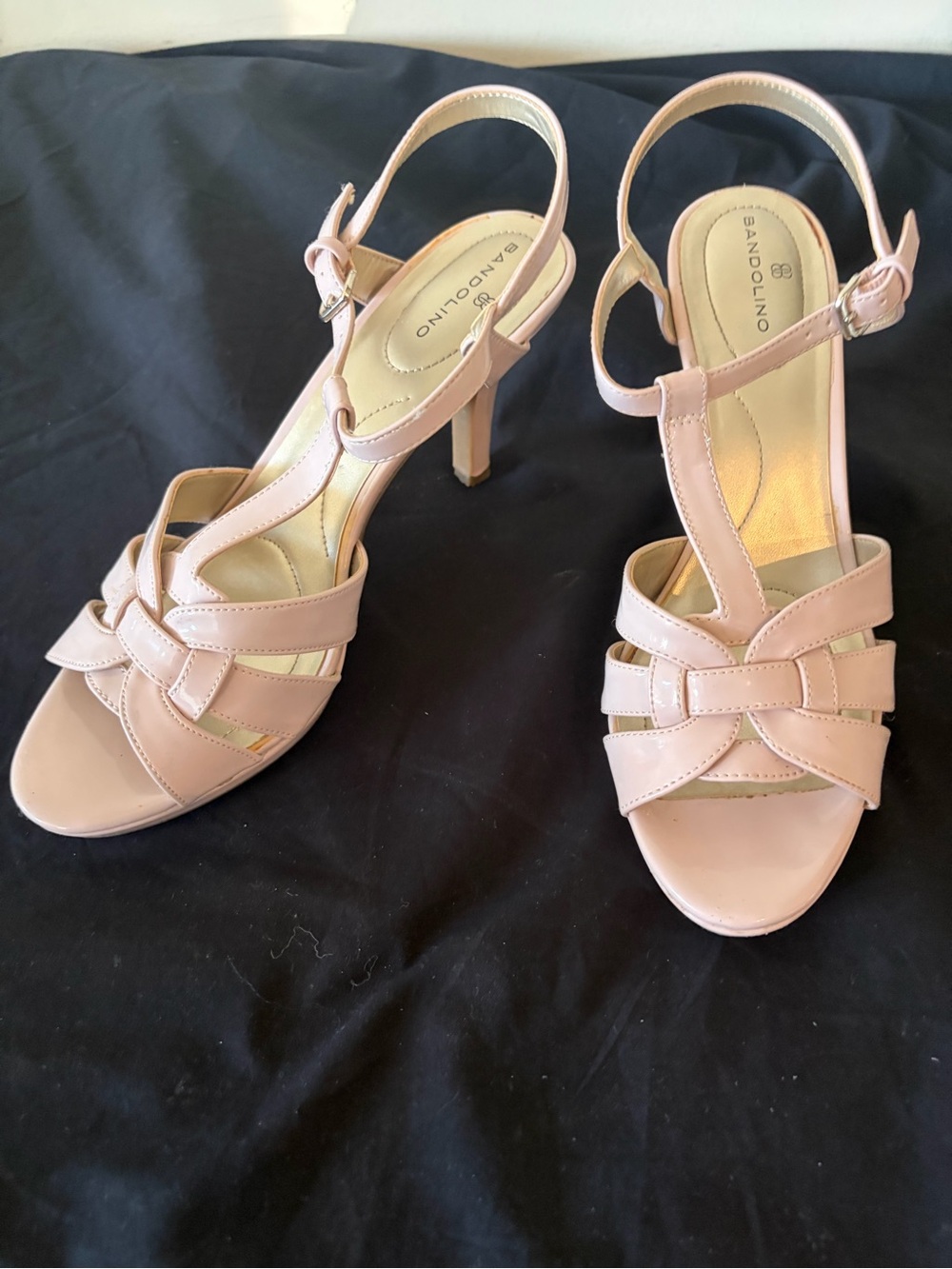 Bandolino Blush Patent T-Strap Heels, Sz 10M 🎀